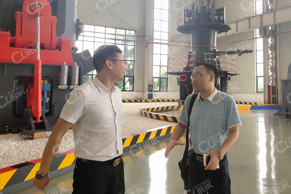 廣西省碳酸鈣協(xié)會(huì)會(huì)長(zhǎng)會(huì)長(zhǎng)譚會(huì)長(zhǎng)